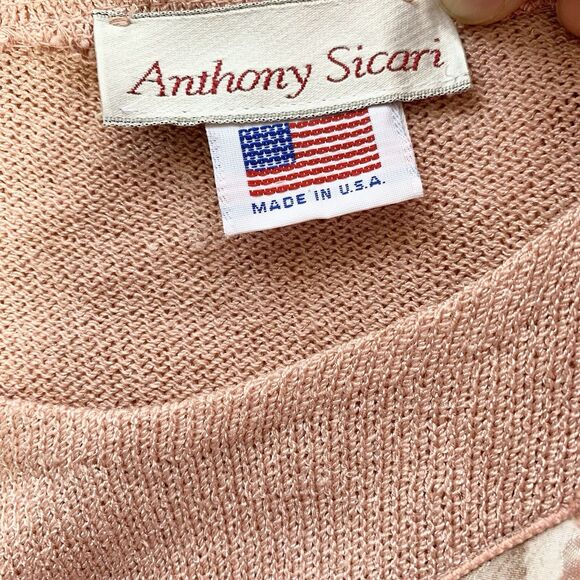 Vintage Women's Pink Sweater with Floral Bow - Picture 5 of 10